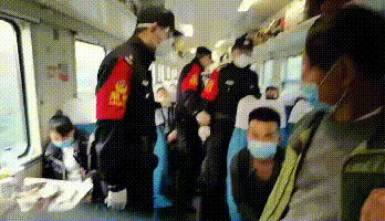 离汉通道开放首日，长春乘警这样守护着旅客的健康安全……图片