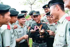 五四青年节，武警兵哥的打开方式有点多~图片