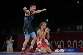 今晚中国摔跤队将争夺一金一铜图片