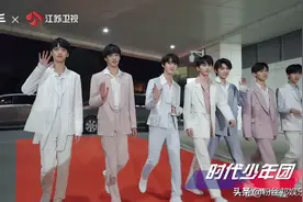 一千零一夜红毯明星数不过来，F4重聚同台，黄渤现场连线周杰伦图片