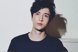 薛之谦爱了她两年，最后却转身跟前妻旧情复燃，你知道她是谁吗？图片