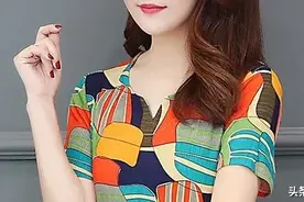 妈妈穿的大码装，上身非常优雅，满满的女人味图片