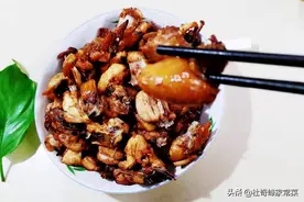 家常菜之脆皮鸡，肉质紧实，香味浓郁，连骨头也啃干净，太好吃了图片