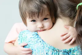 《恒河猴实验》向我们揭秘：孩子需要的爱，原来如此简单图片