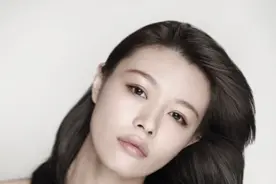 汪峰前妻葛荟婕发文引热议，疑教唆女儿叛逆？曾直言章子怡很虚假图片