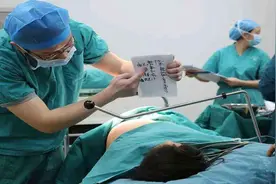 很多医院让男医生接生，不会引起产妇反感吗？不妨听听医生的解释图片