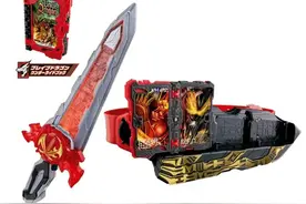万代DX假面骑士圣剑Sword驱动器，拔刀变身魄力十足图片