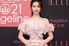 Elle红毯太糟心，唐嫣裙子短到夸张，刘诗诗、热巴服装配不上脸图片