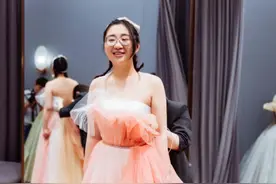 结婚10年再办婚礼，傅首尔婚纱照太软萌！图片