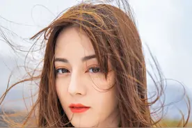 迪丽热巴灵动仙气小清新海边写真图片图片