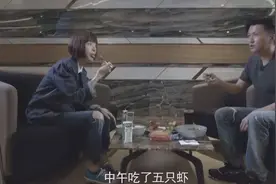 谢霆锋午餐只吃5只虾和青菜，谈偶像明星，感叹：想要一直红下去图片