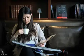 小说：丫头和邻居哥哥玩密室逃脱，只有假装结婚才能通关，她慌了图片