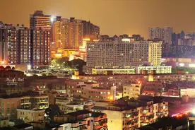 东莞出现一对80后富豪兄弟，他们站在比亚迪苹果身后，身价105亿图片