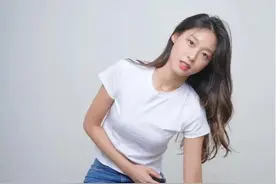 韩国精灵金雪炫图片