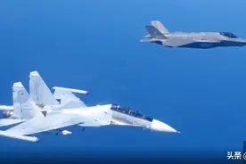SU-30SM驱逐F-35A，动作尽显俄式风格，两架肥电不得不落荒而逃图片