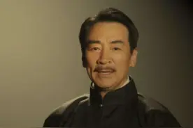 寇振海演陆振华娶9姨太，戏外2婚娶小21岁娇妻，54岁生儿？图片
