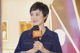 孙俪直接把“连体裤”穿火了，真空穿搭法再配短发造型，气质撩人图片