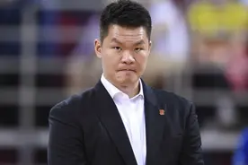 广东今夏8人合同到期，如何处理苏伟、阿联合同？朱芳雨要犯难了图片
