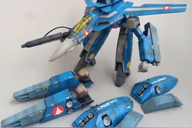 VF-1J，长谷川能让人做到受伤图片