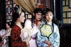 凤姐调侃黛玉“吃茶”，是支持“木石姻缘”的意思吗？图片