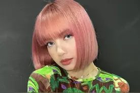 lisa蹦迪不戴口罩，上中国热搜祈福，网友群嘲：买热搜不如买口罩图片