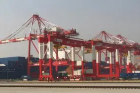 靠中国赏饭吃？2000辆满载卡车驶向中国，中：谢好意，不接收图片