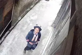 72岁奶奶用监控给在部队的孙子留言，一句话让人泪奔图片