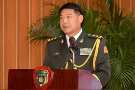 解放军33个省级部队，只有4个司令员是中将，其中2个属于中将高配图片