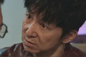《扫黑》大江演员：刀疤脸像于谦，美妻身材傲人，还是中戏教师图片