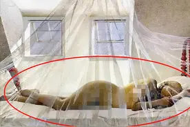 天不怕地不怕，就怕老王学画画！他偷画女邻居15年，成为知名画家图片