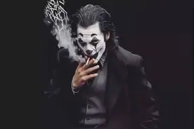 男人：我宁愿满身烟酒味，也不愿眼里含着泪图片