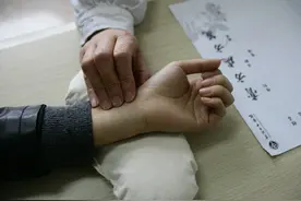 经络不通百病生，身体会酸胀麻痛沉，散寒、解郁、补气虚可通经络图片