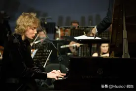 新老神童的钢琴《土耳其进行曲》“决斗”图片