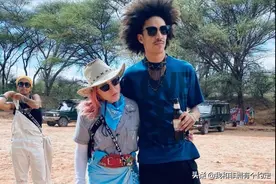 62岁麦当娜和26岁男友同游肯尼亚，行程低调却自带话题图片