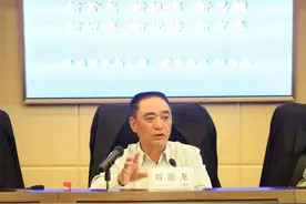 四川最有钱的3大富豪，个个身价上百亿，刘永好靠养猪夺得第一图片
