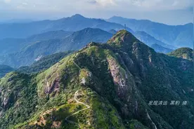 抄近路速登海拔1888米的广东第二峰，下山途中意外受伤骨折图片