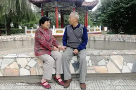 结婚60年纪念日前夕，83岁老汉杨运三深情告白——你是天边最美的云彩图片
