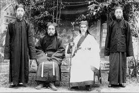 他是白鹿原里的朱先生，他是传说中的活神仙，他死后让掘墓者傻眼图片