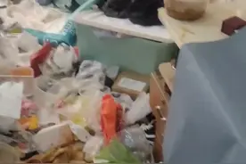 活久见！哈尔滨一女子将出租屋变垃圾场，房东上门后躲衣柜！网友：老鼠进屋都要开导航图片