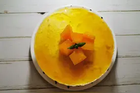 不用烤箱的芒果慕斯蛋糕，简单好吃，零失败，告诉你脱模小秘诀图片