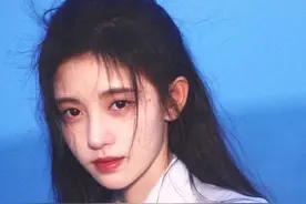 原来你与“女明星”的距离只差了一块腮红图片