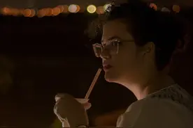 66岁婆婆的高情商：跟儿媳和谐相处，你要做到“三不管”图片