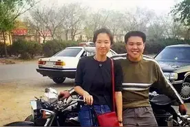 中国疯狂夫妻:卖房卖公司环游世界,被悬赏通缉，8年后归国反赚2亿图片