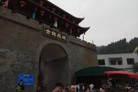 爬洛带金龙长城记图片