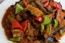 2个茄子，2个鸡蛋，我家一周吃5次，实在太好吃了，拿肉都不换图片