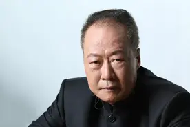 从泥瓦工到千亿身价，潮汕大佬中的奇人，地产界的“老干妈”图片