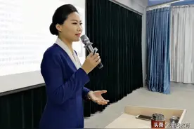 西安女老师走红网络，被称“女神”，“着装”成为学生谈论的话题图片