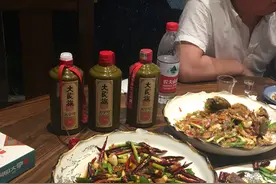 酱香酒配矿泉水，这种神仙操作，你知道为什么吗？图片