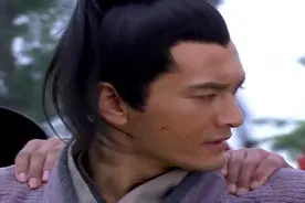 [精忠岳飞]岳飞枪挑小梁王,结果被抓，众比武选手齐声呐喊不公平图片