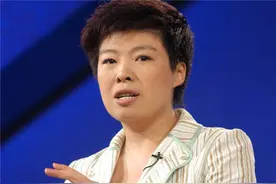 于丹近况，在她跌落神坛的日子里，乔达峰默默付出不离不弃图片